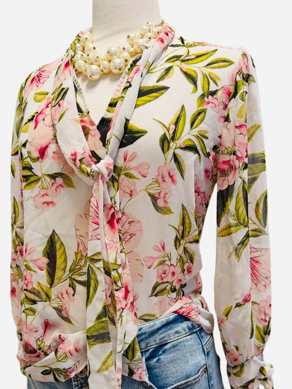 WHITE HOUSE BLACK MARKET-floral 🌸Tie-Neck Blouse with Pink & cream